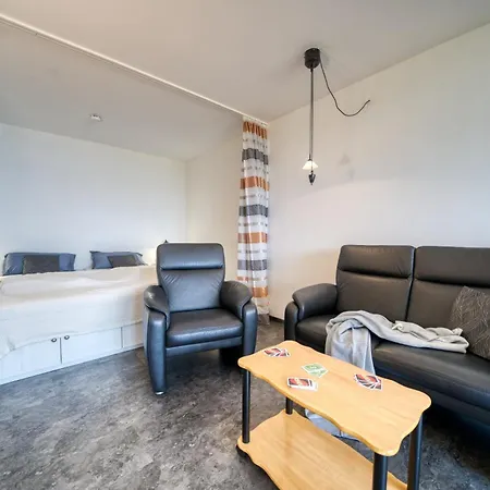 - Haus B, App 0b0408 *