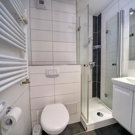 - Haus B, App 0b0408